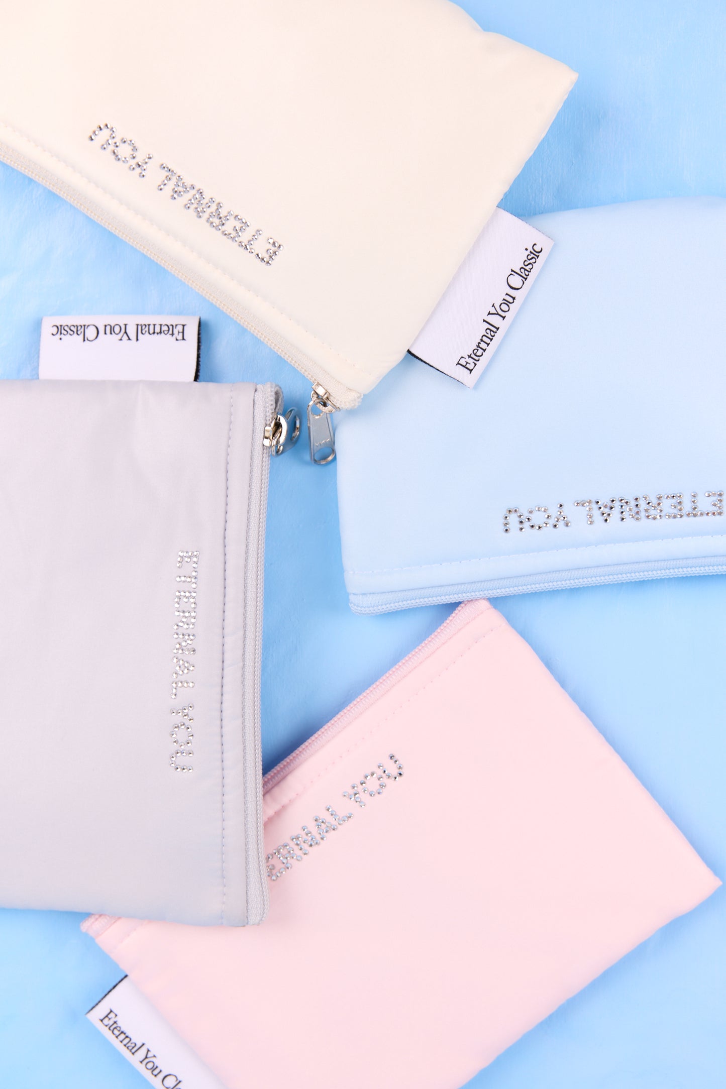 RAVEENA SQUARE POUCH (GRAY)