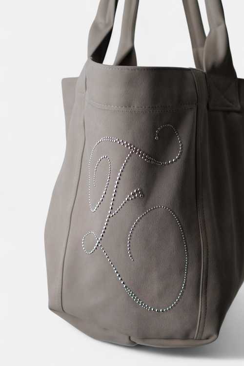 ギャラリービューに画像 (1) を読み込む. PONY SUEDE BAG (LIGHT GRAY)