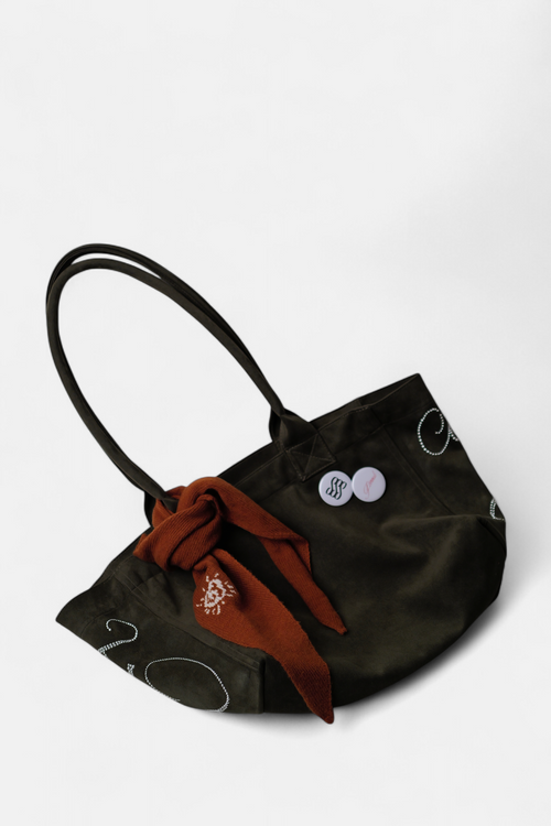 ギャラリービューに画像 (1) を読み込む. PONY SUEDE BAG (KHAKI)