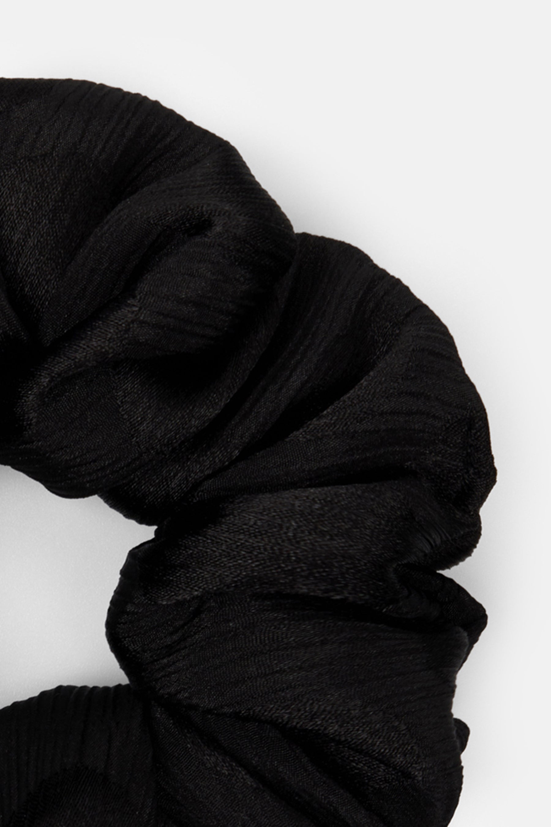 CHEWI SCRUNCHIE (098)
