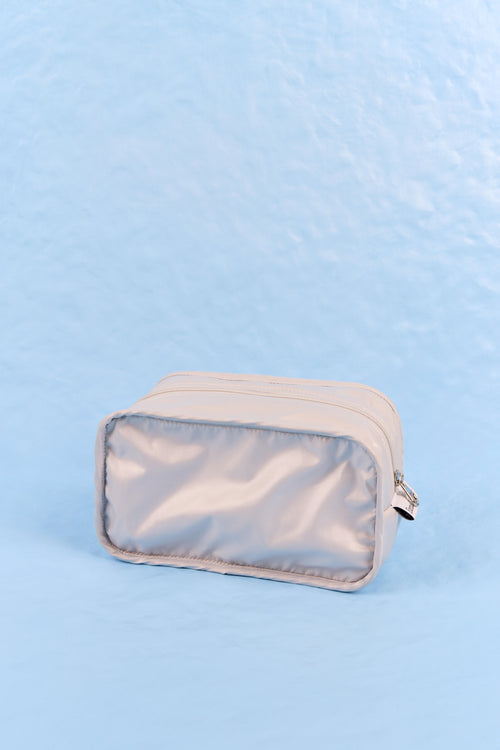 ギャラリービューに画像 (2) を読み込む. RAVEENA POUCH (GRAY)