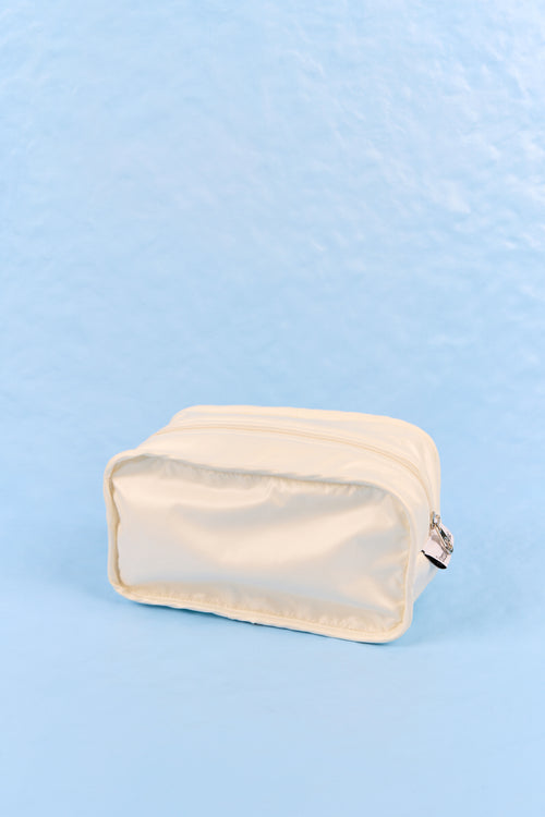 ギャラリービューに画像 (2) を読み込む. RAVEENA POUCH (YELLOW)
