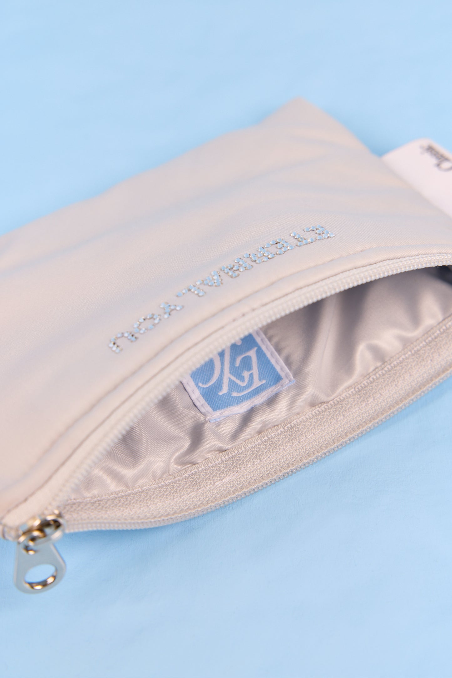 RAVEENA SQUARE POUCH (GRAY)