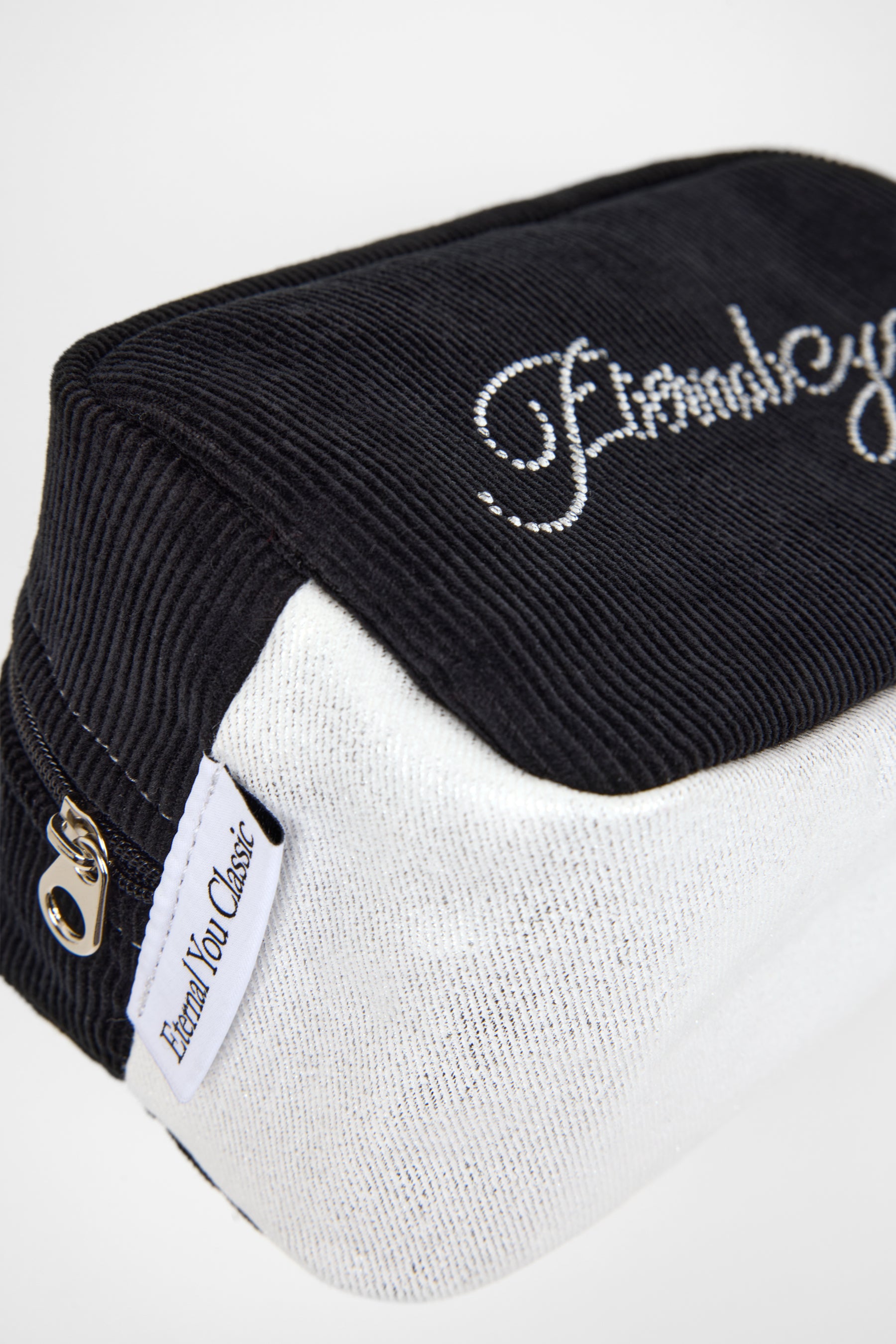 [Hannam Store Exclusive] SUGAR CUBE POUCH (BLACK)